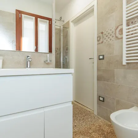 Accogliente Monolocale Veneziano2 Aria Condizionata, Vicino A Campus E Stazione Appartamento *
